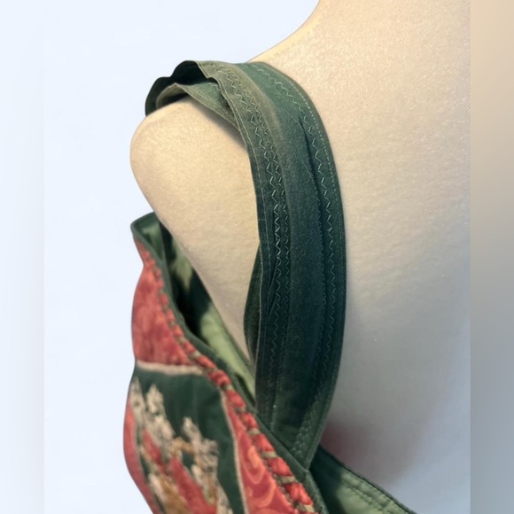 Vintage Quilted Embroidered floral rose tote bag with green trim bag - Picture 3 of 11